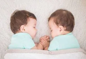 जुळ्या बाळांची गर्भधारणा कशी होते?