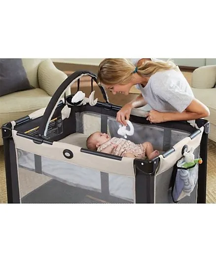 Graco Pack & Play On the Go Playbase Twister 