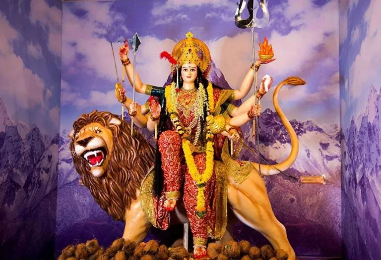 मुलींसाठी हिंदू देवता दुर्गेची (पार्वती) सर्वोत्तम ६५ नावे