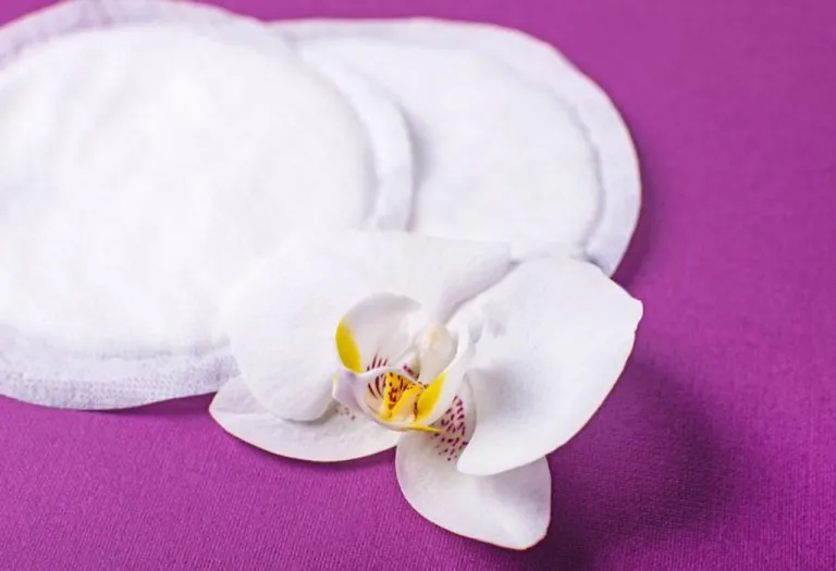 7 Best Disposable and Reusable Breast Pads for Nursing Moms