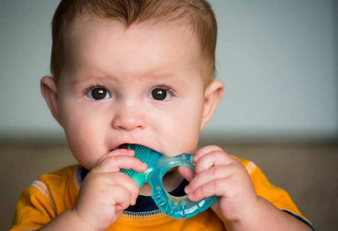 Teething Issues in Babies and Ways to Handle Them Tactfully