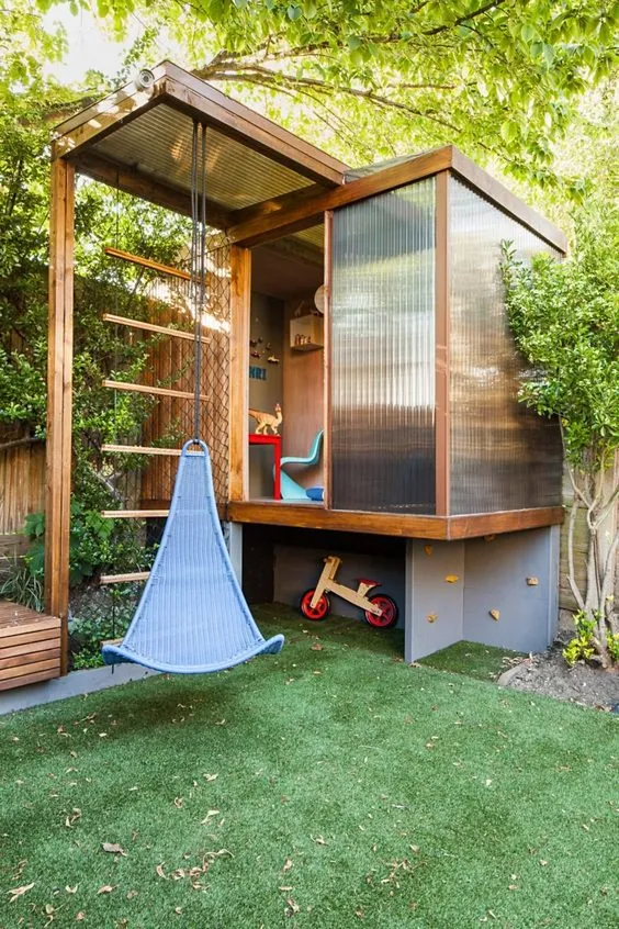 DIY Modern Treehouse 