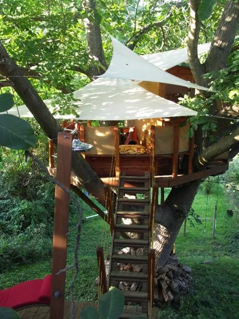 DIY Tent Roof Treehouse For Kids
