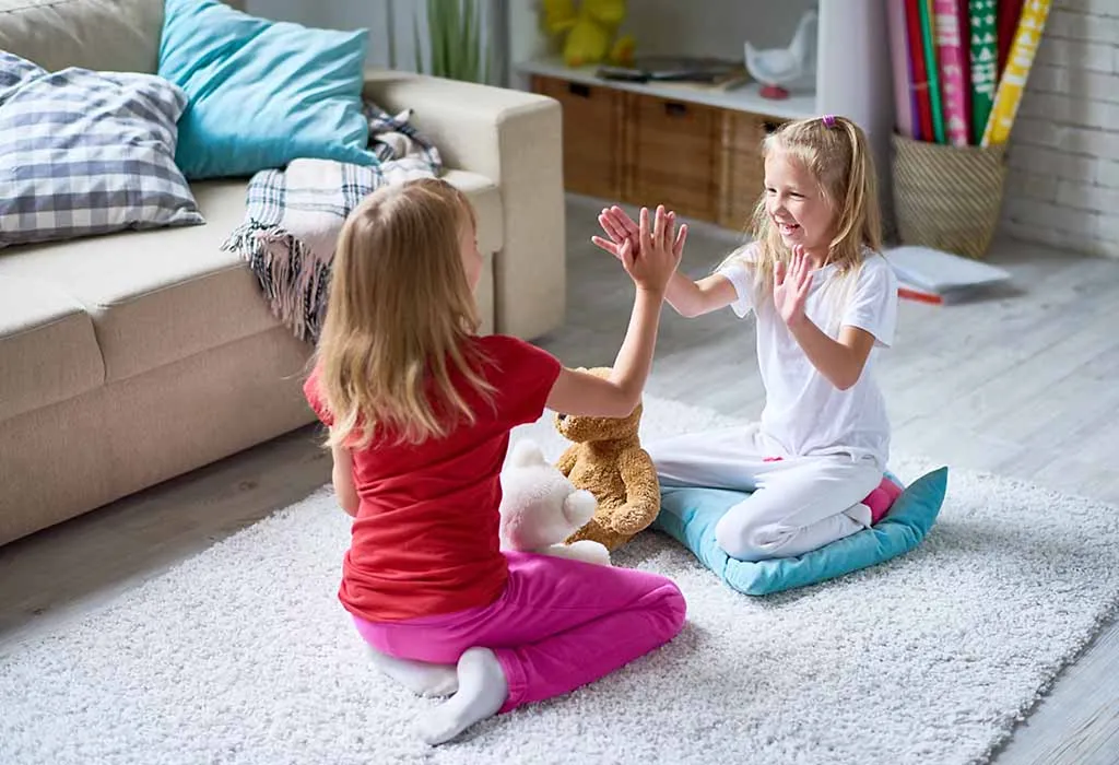 10 Classic Hand-Clapping Games To Teach Your Kids (And Relive