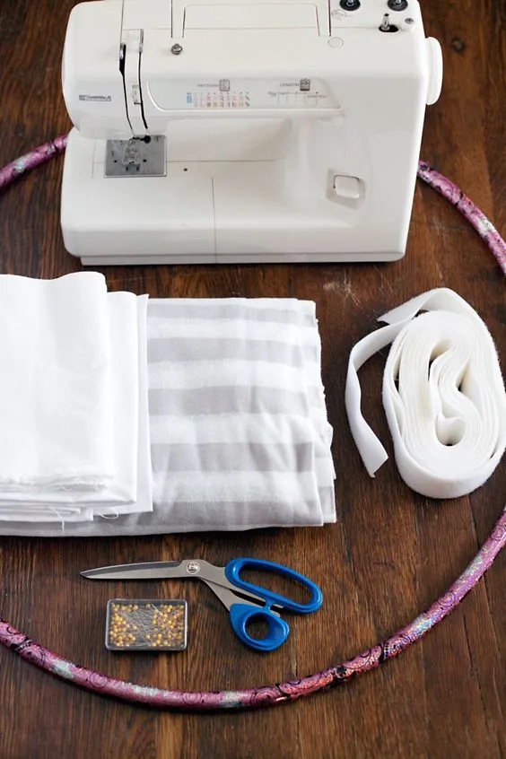 Hula- Hoop DIY Teepee Tent1