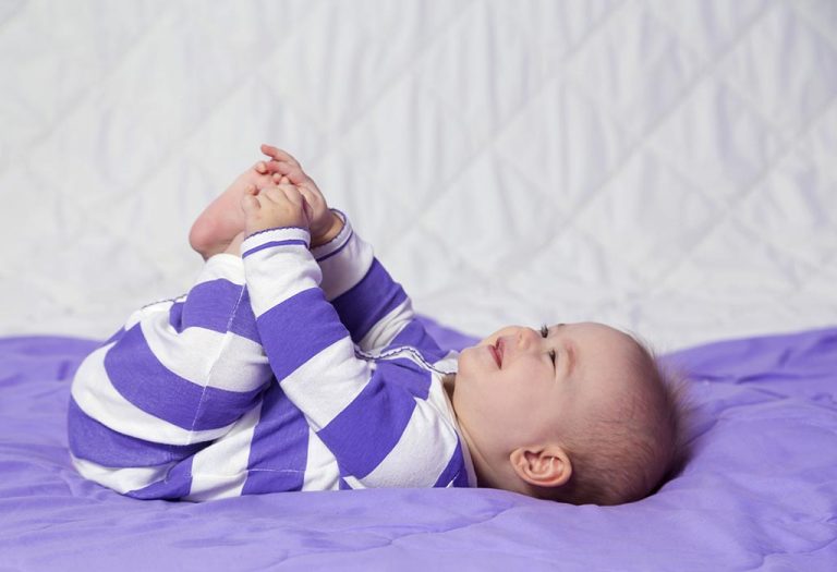 तुमचे २५ आठवड्यांचे बाळ – विकास, वाढीचे टप्पे आणि काळजी