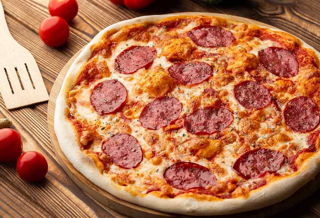 How to Make Pepperoni Pizza