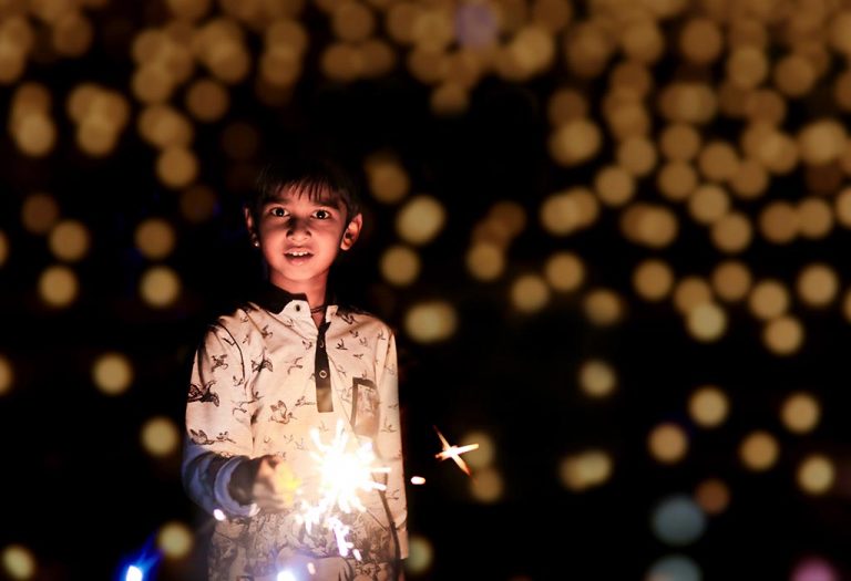 Essay On Diwali in English - Long & Short Essay For Students And Children