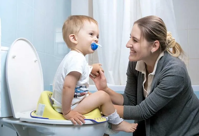 Review - Babyhug Soft and Affordable Cushioned Toilet Seats With Handle for Toddlers