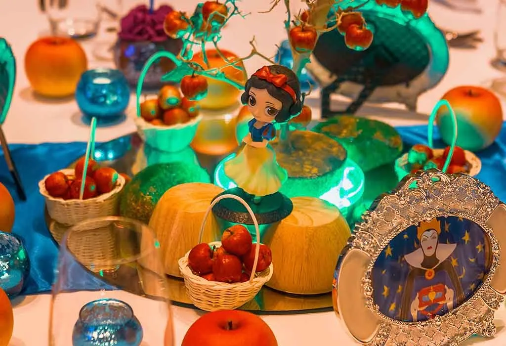 jernbane Erobring handle Disney Themed Baby Shower: Invitation, Decoration & Food Ideas