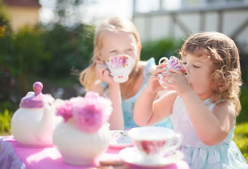 pink feather boa hat  Toddler tea party, Girls tea party, Kids tea party