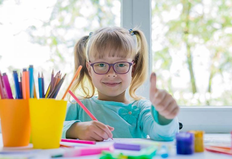 10 Easy Snowflake Crafts for Toddlers, Preschoolers, and Kids