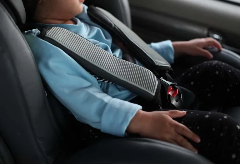 Review: The Babyhug Safe Journey Forward-facing Car Seat in Black