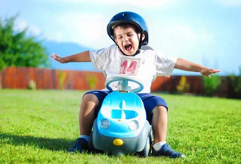 Review: Babyhug Froggy Gyro Swing Car with Easy Steering Wheel
