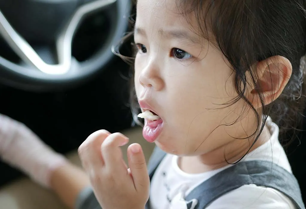 kid choking due to food stuck in her airway