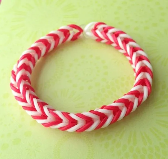Valentine's day loom bands