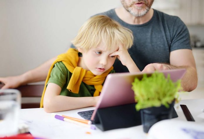 parent pressurising kid for online classes