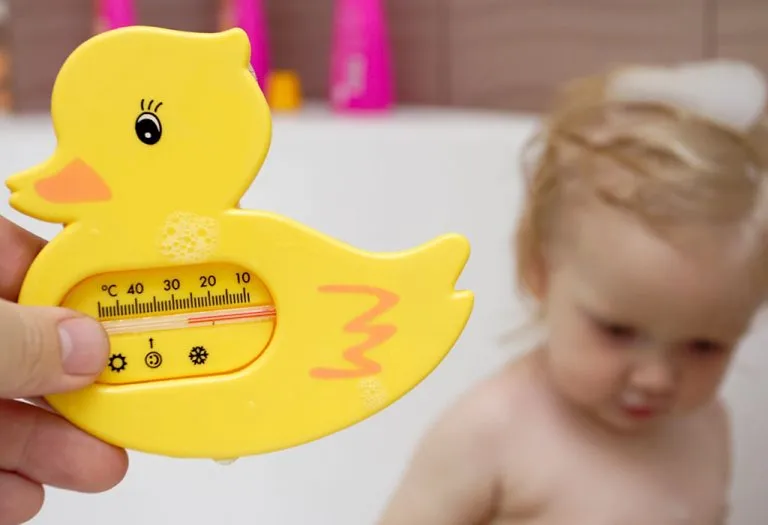 Baby Bath Thermometers - Types and Tips to Choose the Right One