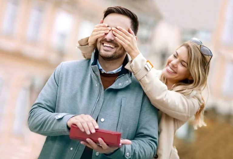 Best 6th Year Anniversary Gift Ideas for Your Loved One