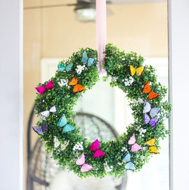 DIY butterfly wreath
