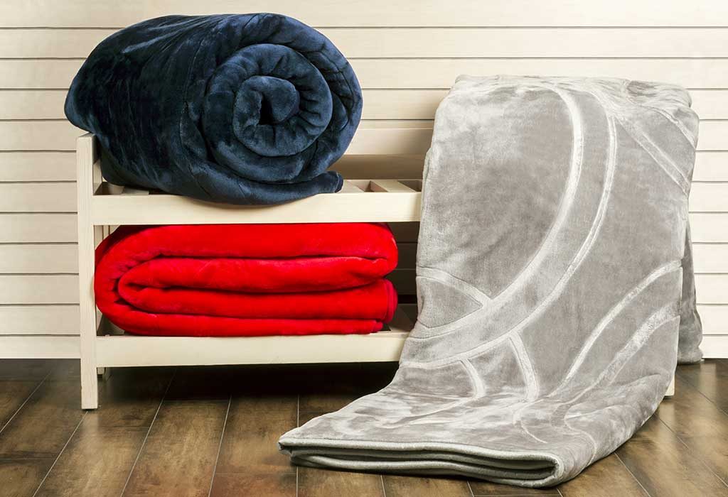 A plush blanket as Valentine’s Day gift
