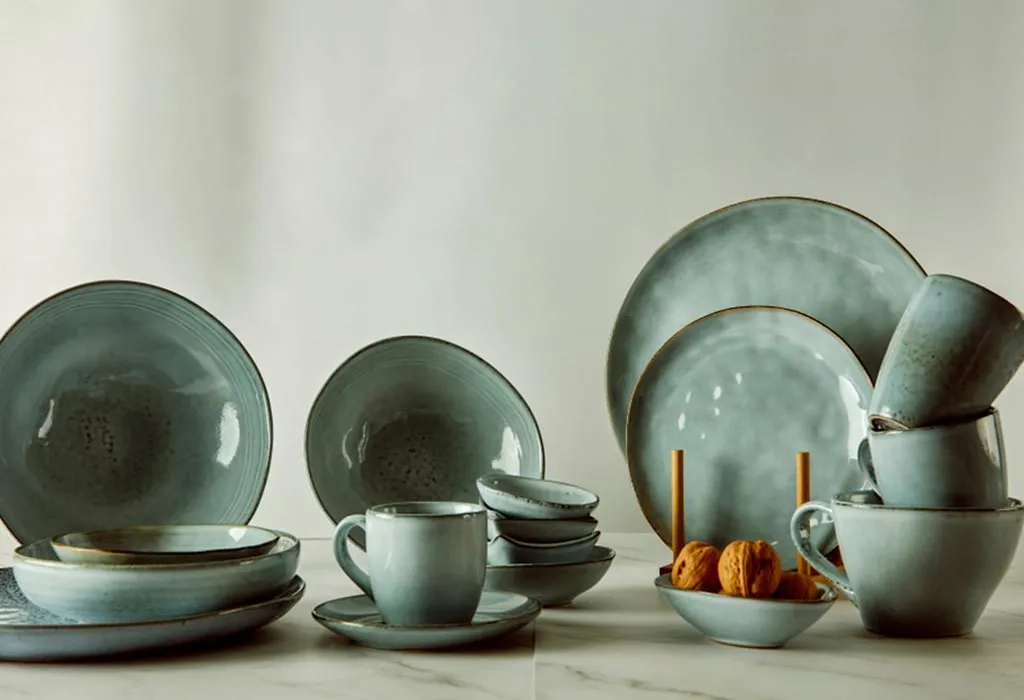Dinnerware as a Valentine’s Day Gift for Moms