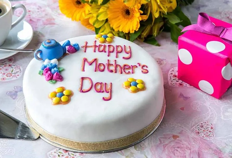 10 Mother's Day Cake Ideas for Your Sweet Mom