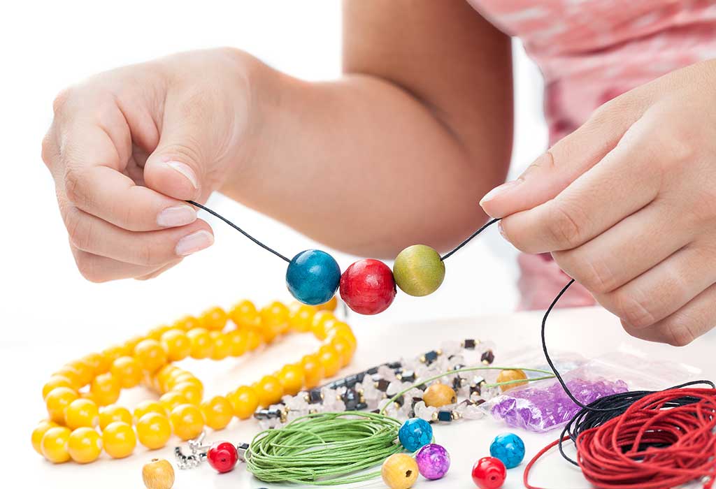 10 Easy Crafts With Beads for Children