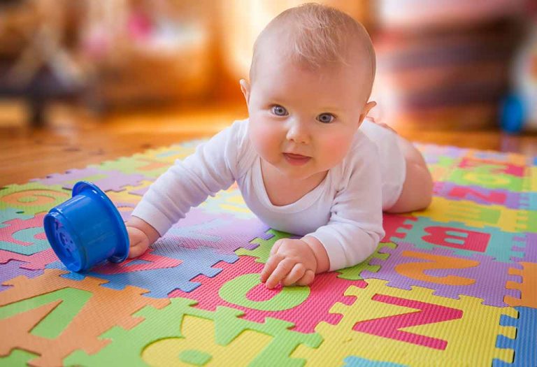 Tummy Time for Infants: When to Start, Right Position & Benefits
