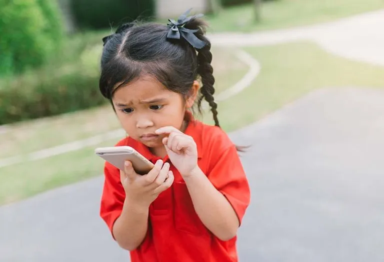Kids and a Magical Thing Called 'Mobile Phone'