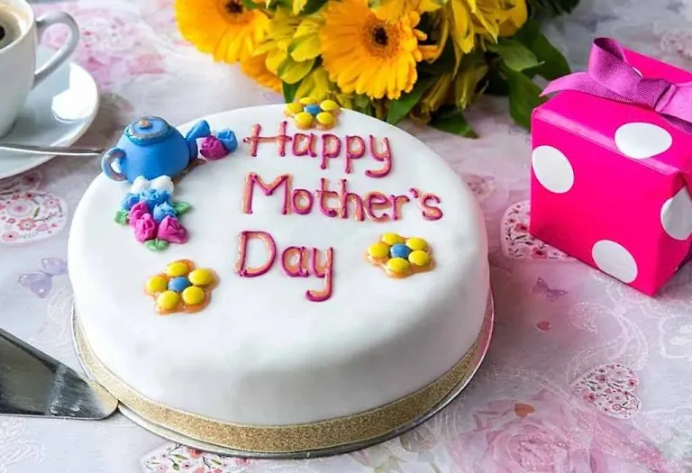 15 Mother's Day Cake Ideas for Your Sweet Mom