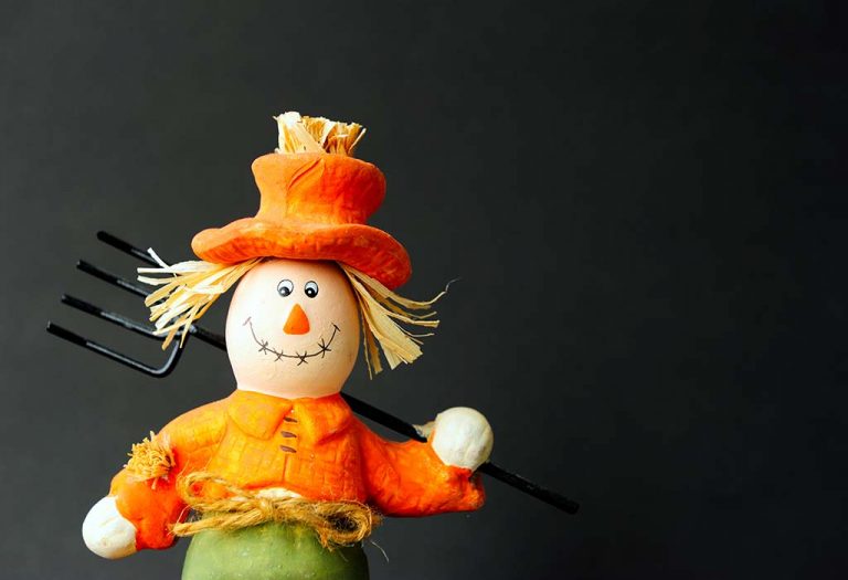 14 Easy Scarecrow Craft Ideas for Toddlers, Preschoolers, & Kids