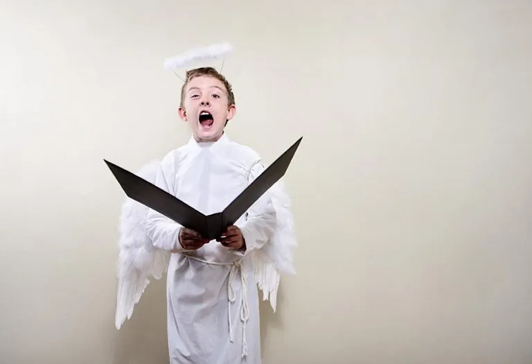 20 Gorgeous DIY Angel Costume Ideas For Halloween