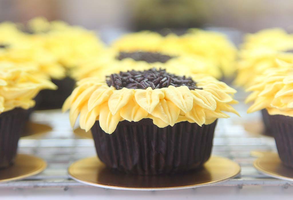Oreo Sunflower Cupcakes