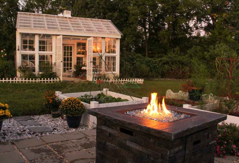 20 Easy And Fun Backyard Fire Pit Ideas For Your Outdoor Space