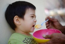 Baccho Ko Zabardasti Khana Khilane Ke Hanikarak Prabhav