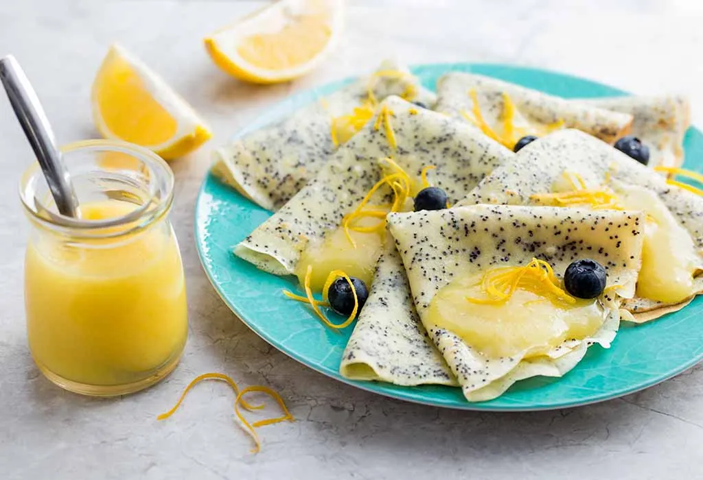 Crepes with Strawberries and Lemon Curd