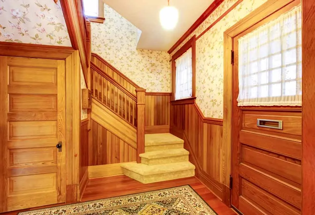 WOODEN WALLS AND FLOORS