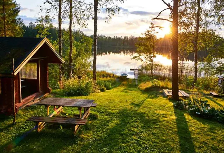 Best Cottage Style Home Ideas That Prioritize Comfort Over Grandeur