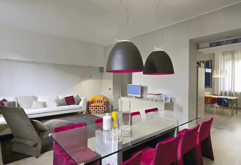 COLOR-COORDINATED LIGHT FIXTURE