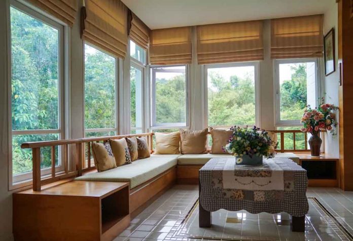 HOW TO MAKE ROMAN SHADES TO STYLE YOUR WINDOW