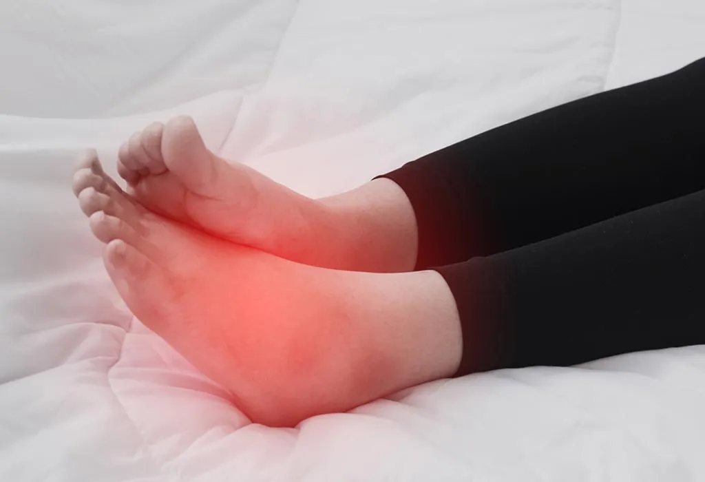 गरोदरपणात पायांवर सूज येण्याच्या समस्येवर १७ परिणामकारक घरगुती उपचार