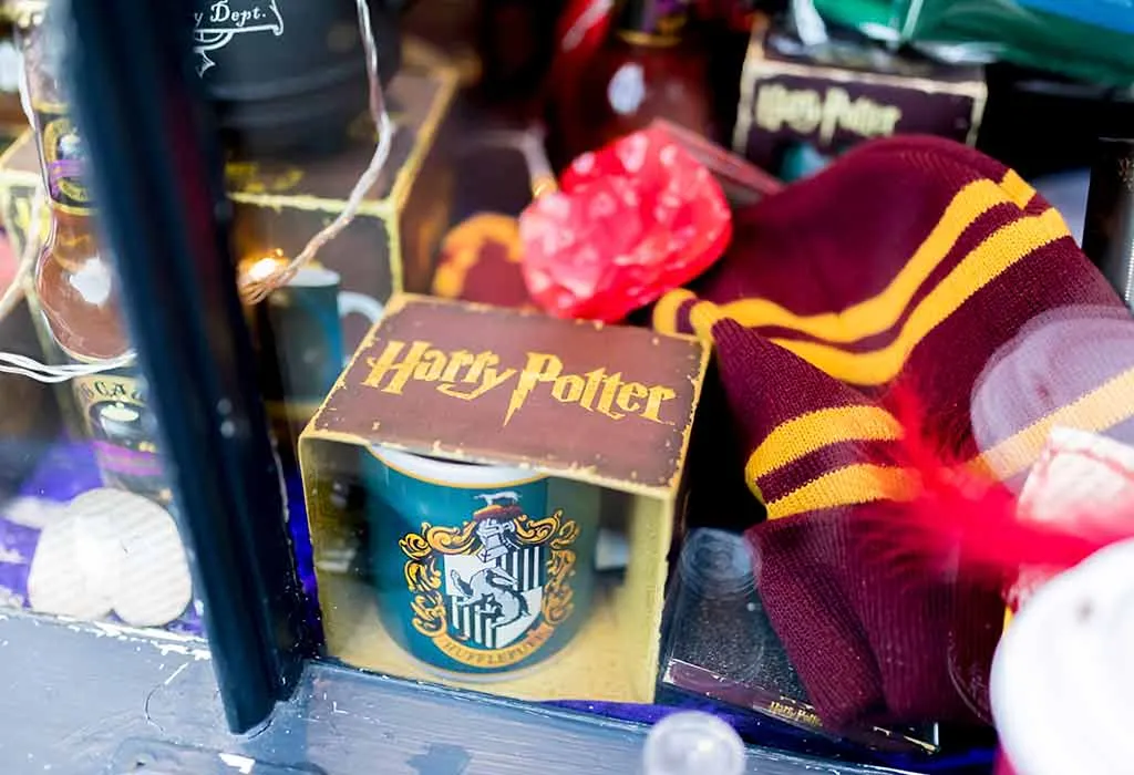 40 Imaginative and Unique Harry Potter Gifts To Stupefy Potterheads