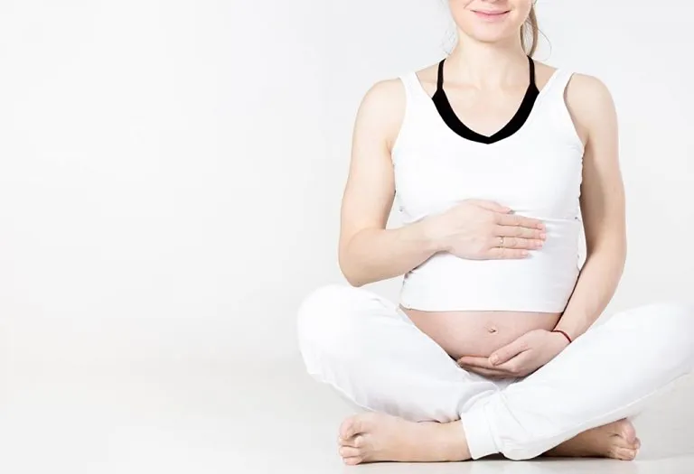 गरोदरपणात मांडी घालून बसणे (भारतीय पद्धत) सुरक्षित आहे का?