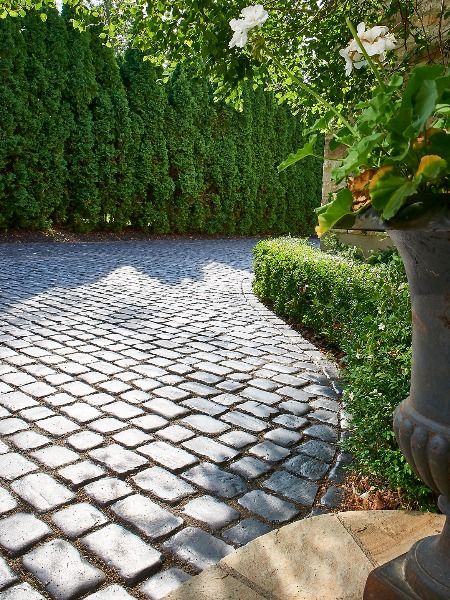 Cobblestone Driveway 