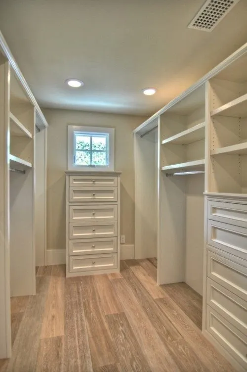 10+ Best and Clever Small Walk-In Closet Ideas