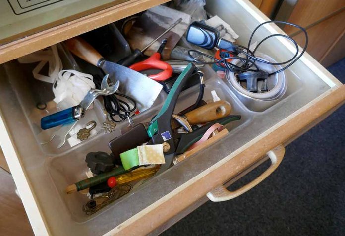 Smart and Easy Ways to Organize a Junk Drawer
