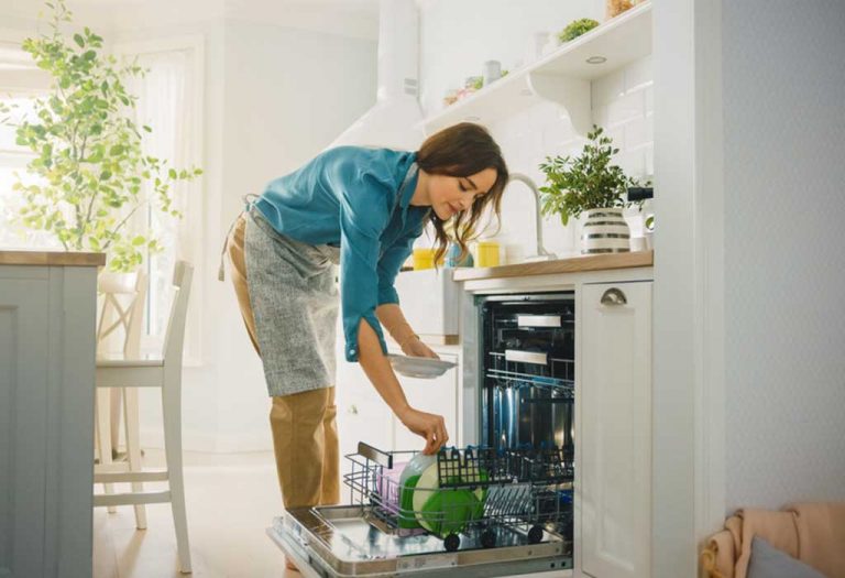 Tips and Tricks to Clean a Dishwasher