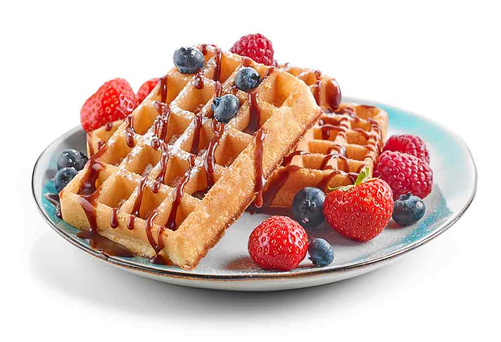 TRADITIONAL BREAKFAST WITH WAFFLES