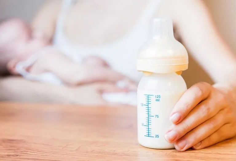 Breastfeeding, Formula Milk, and Motherhood - Advice for New Mothers